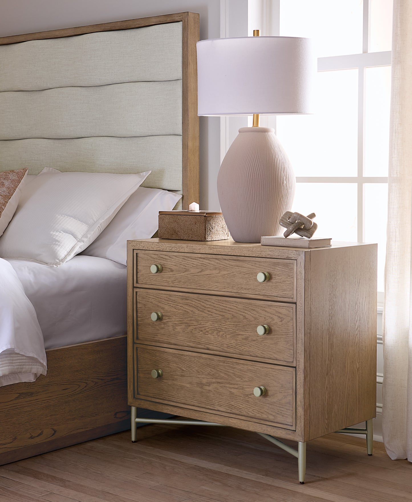 Sonnet Queen Upholstered Bed