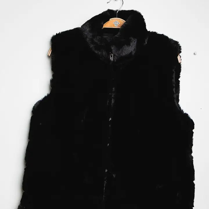 LOOWIE Faux Fur Vest