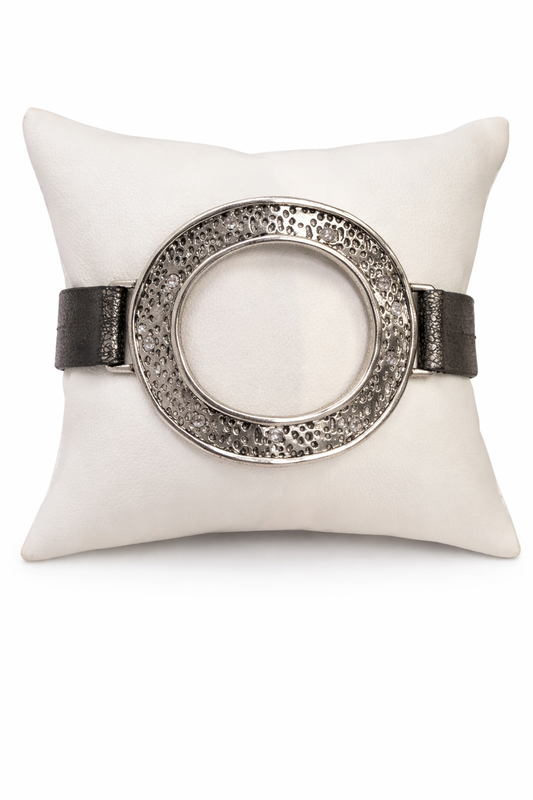 Hammered Silver Circle Leather Bracelet