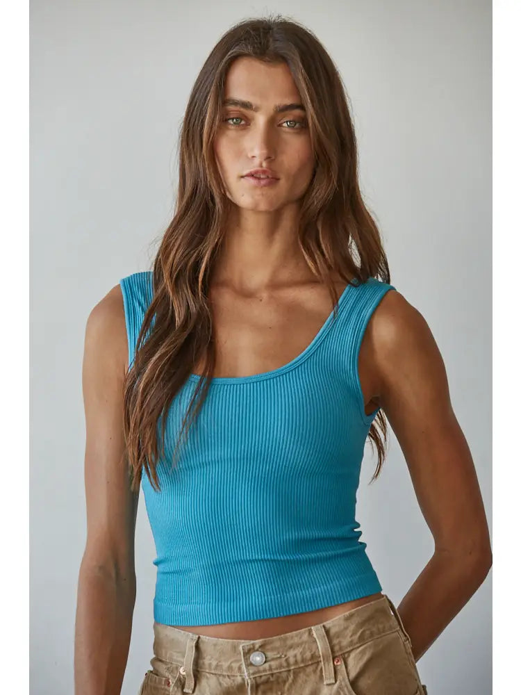 Seamless Scoop Neck Sleeveless Top