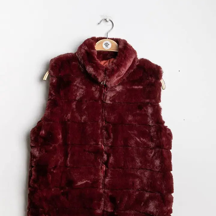 LOOWIE Faux Fur Vest